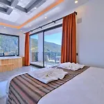 İslamlar 2 Bedroom Secluded With Private Pool Hot Tub Villa Kalkan