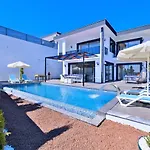 Villa İslamlar 2 Bedroom Secluded With Private Pool Hot Tub