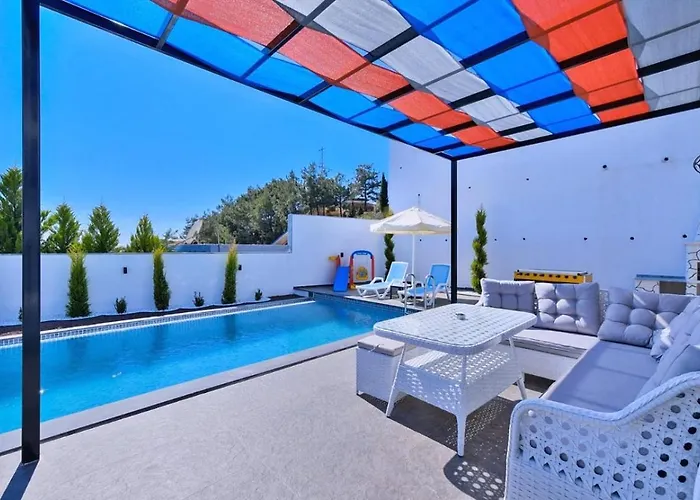 İslamlar 2 Bedroom Secluded With Private Pool Hot Tub فيلة كالكان