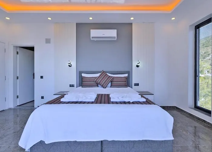 İslamlar 2 Bedroom Secluded With Private Pool Hot Tub فيلة *